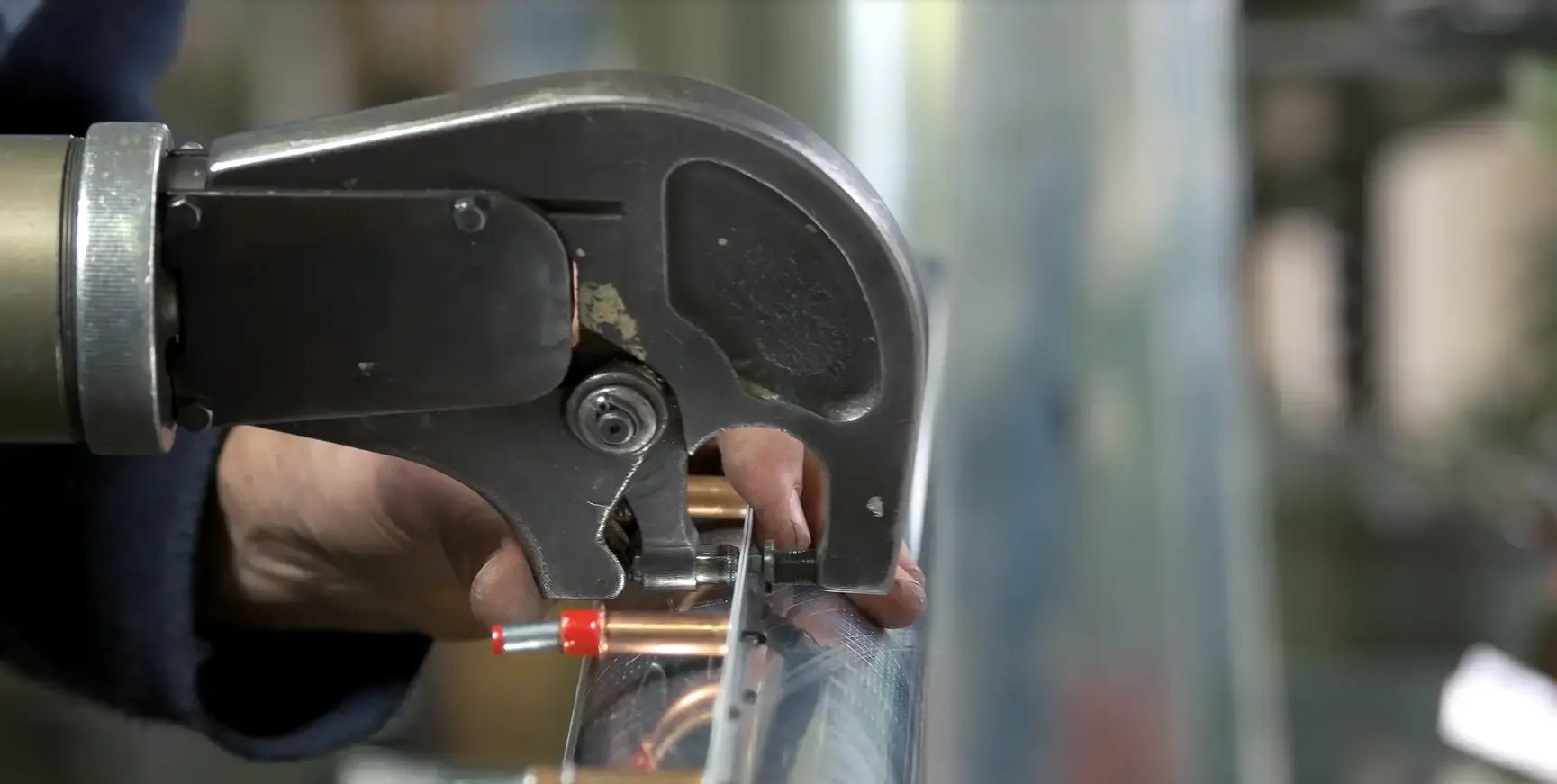 Outil à rivets